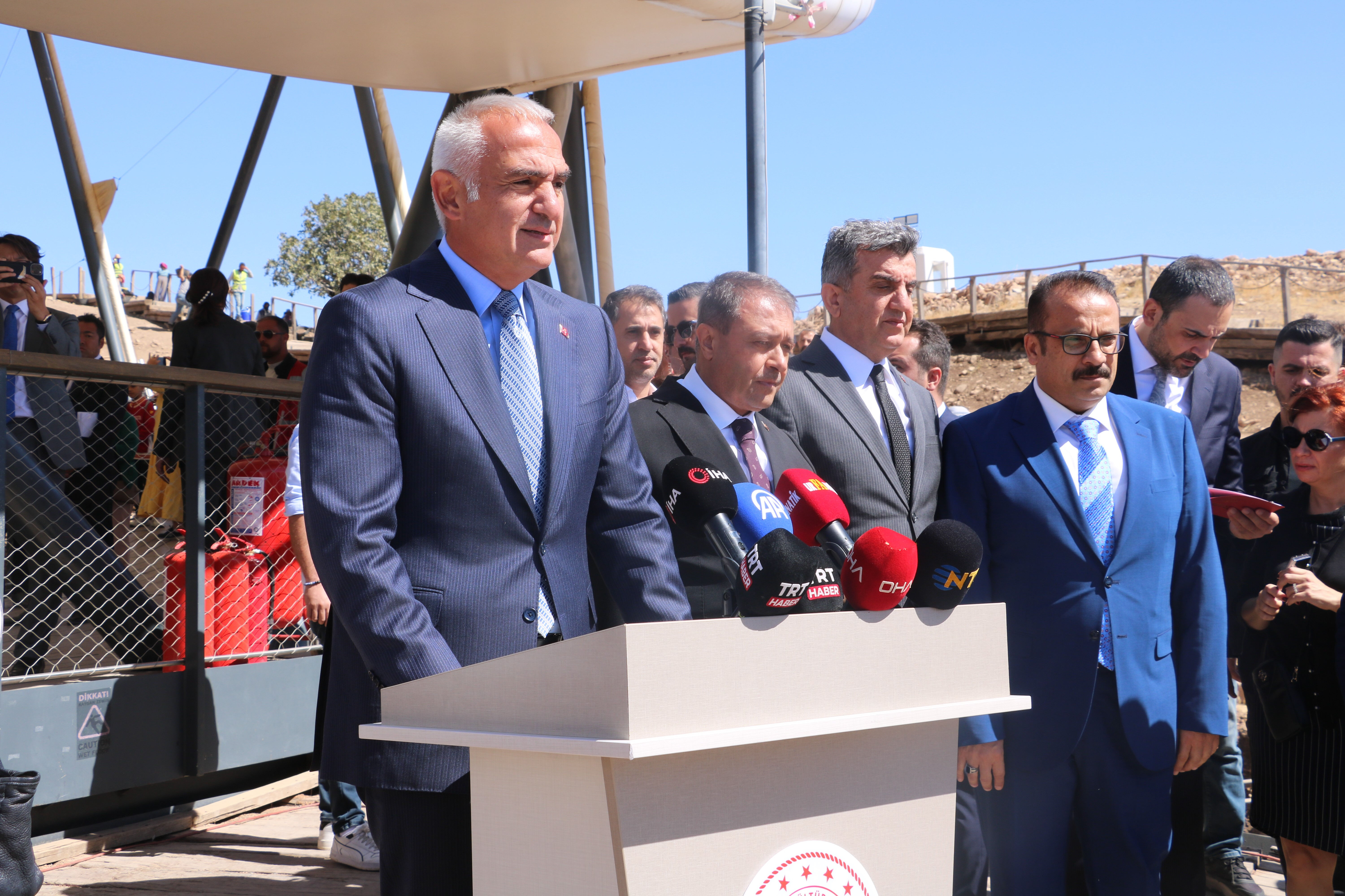 Göbeklitepe'de tarihe ışık tutan yeni keşif! İnsan heykeli gün yüzüne çıktı - 2. Resim