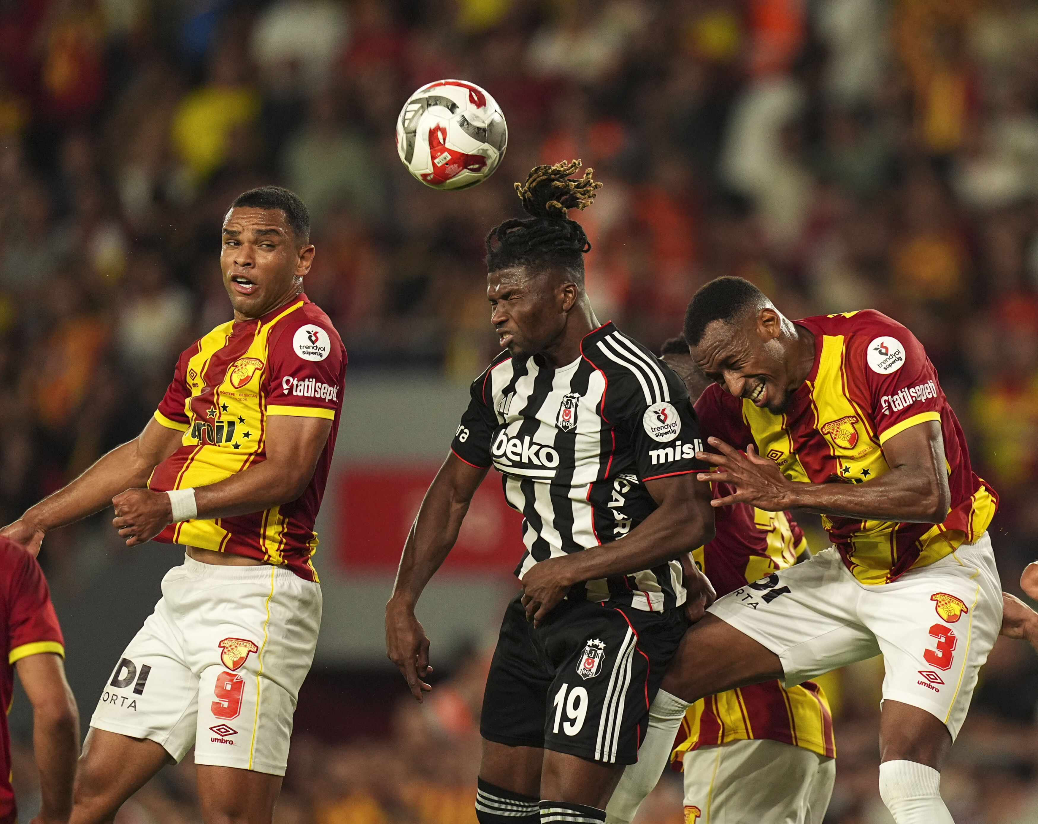 Göztepe-Beşiktaş maçı kaç kaç bitti, golleri kim attı? Göztepe-Beşiktaş maç sonucu Göztepe-Beşiktaş maçı kaç kaç bitti, golleri kim attı? Göztepe-Beşiktaş maç sonucu - 1. Resim