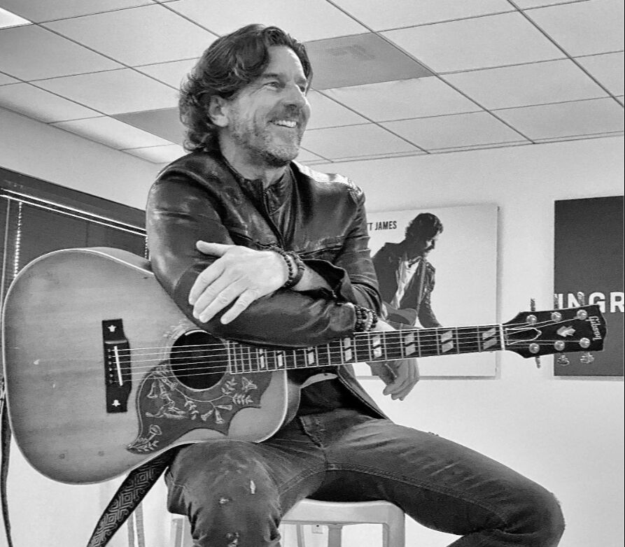 Grammy ödüllü söz yazarı Brett James'ten sevenlerini üzen haber! Uçak kazasında hayatını kaybetti Grammy ödüllü söz yazarı Brett James'ten sevenlerini üzen haber! Uçak kazasında hayatını kaybetti - 1. Resim