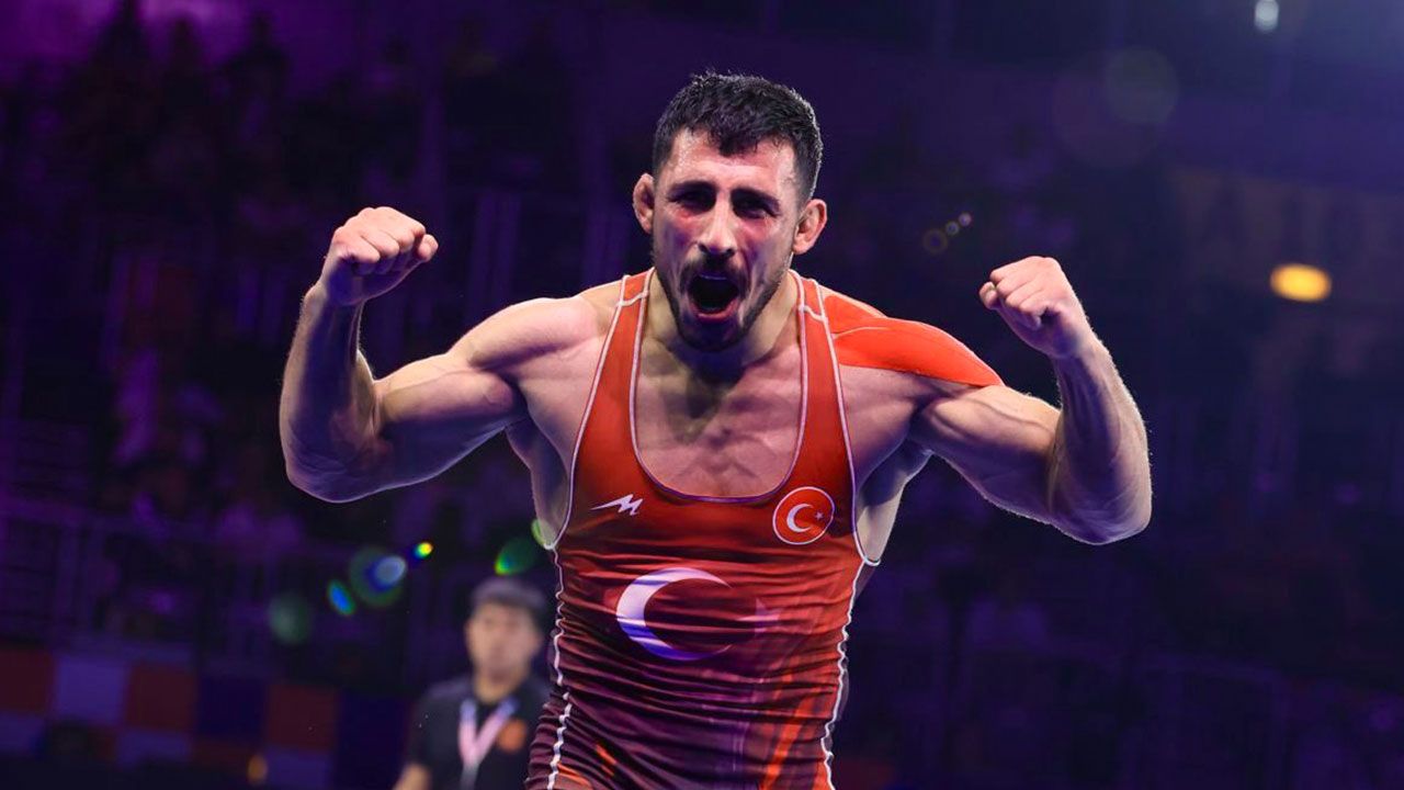 Milli güreşçi Ahmet Yılmaz, dünya üçüncüsü oldu