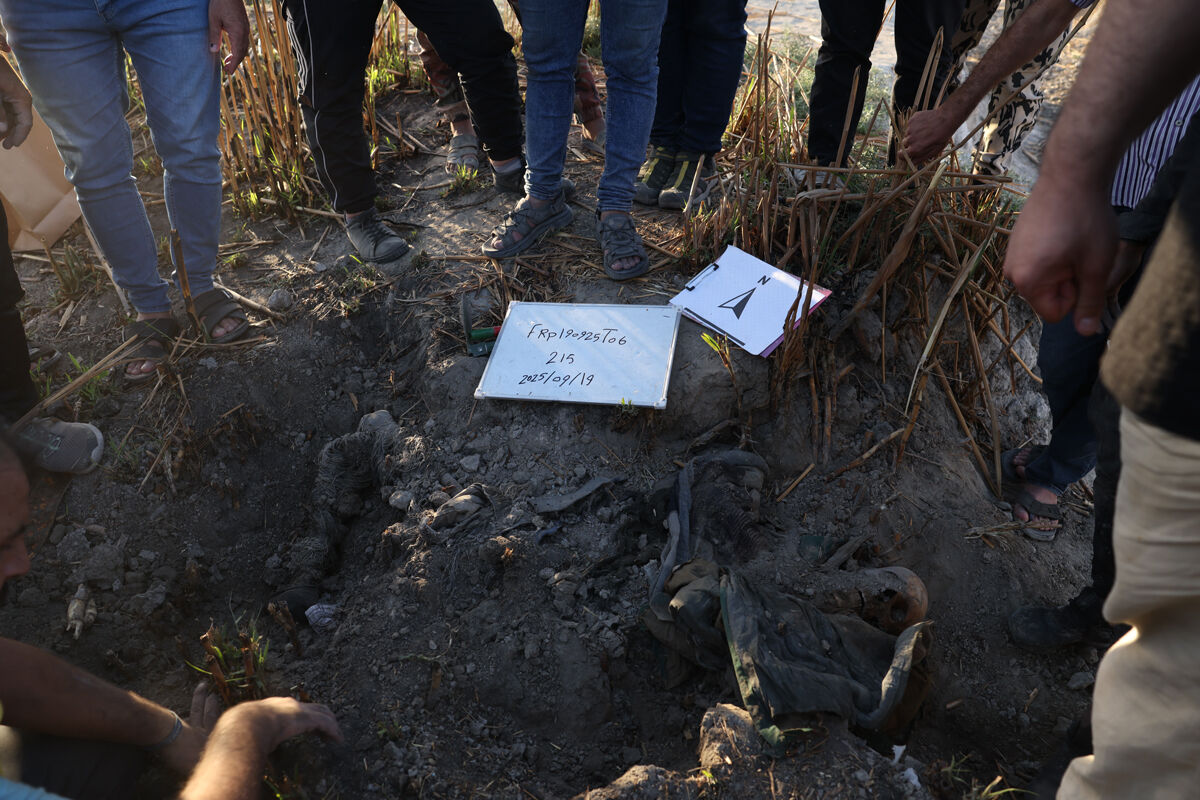 Suriye'de Esad'ın bıraktığı dehşet! İki günde 175 ceset çıkartıldı Suriye'de dehşet bitmiyor! İki günde 175 ceset çıkartıldı - 3. Resim