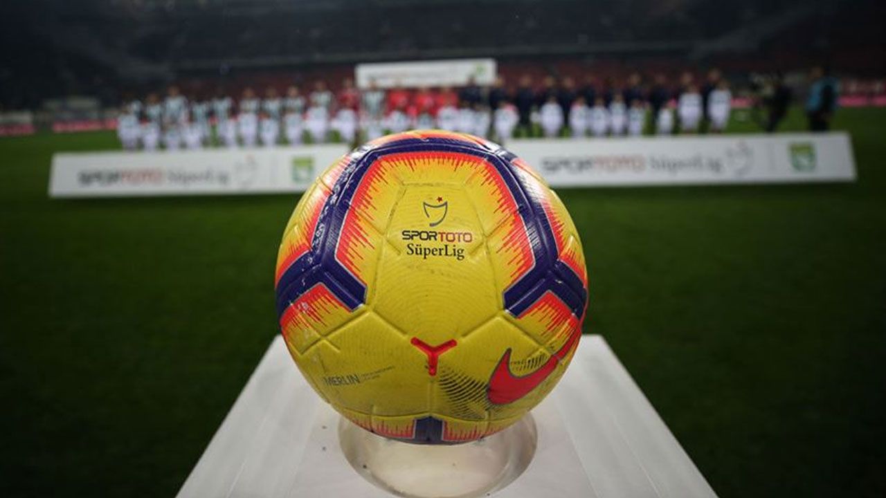 TFF, Süper Lig ekiplerinin kadrolarını duyurdu: Fenerbahçe&#039;nin yeni transferi listeye alınmadı