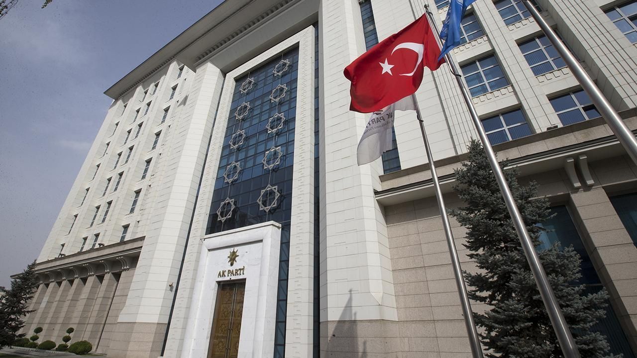 8 il başkanı istifa etti! AK Parti&#039;den ilk açıklama geldi