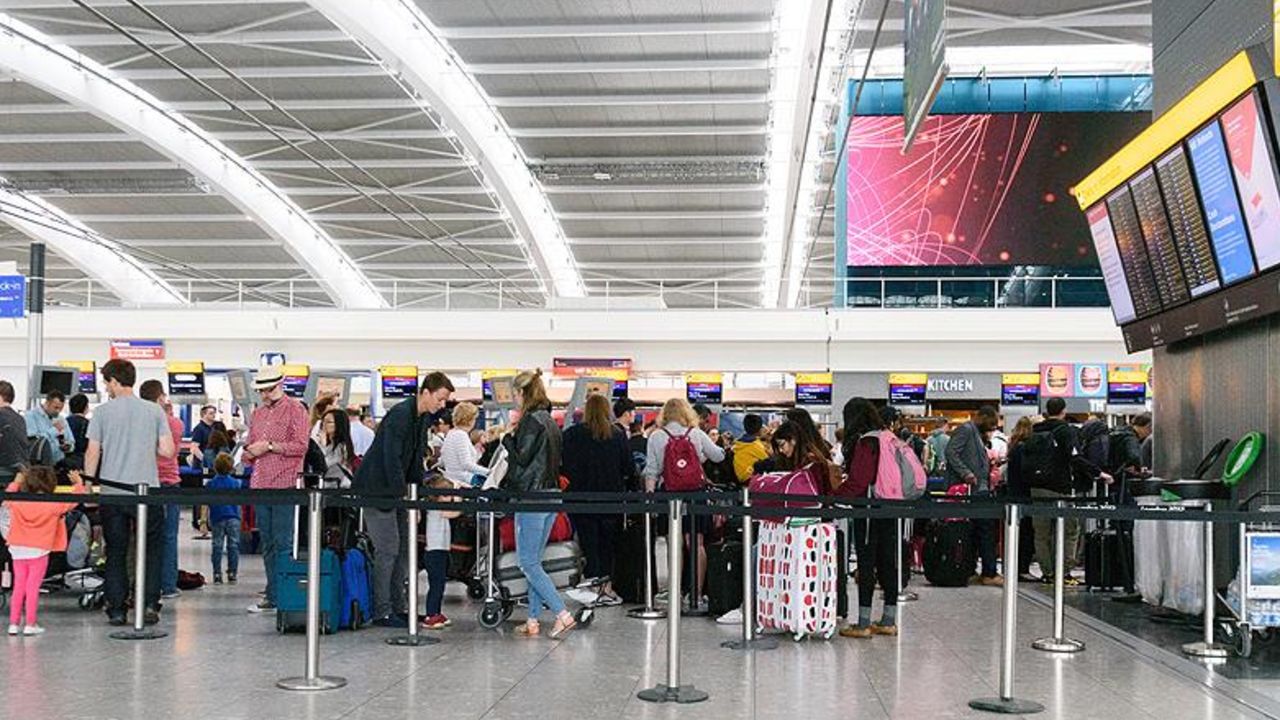 Avrupa&#039;da siber saldırı kaosu! Londra, Berlin, Brüksel havalimanlarında uçuşlar iptal
