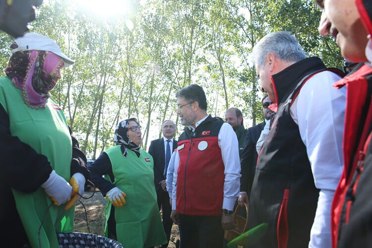 Bakan Yumaklı müjdeyi verdi! 46,5 milyarlık ödeme kasım sonuna kadar hesaplarda olacak Bakan Yumaklı müjdeyi verdi! 46,5 milyarlık ödeme kasım sonuna kadar hesaplarda olacak - 2. Resim