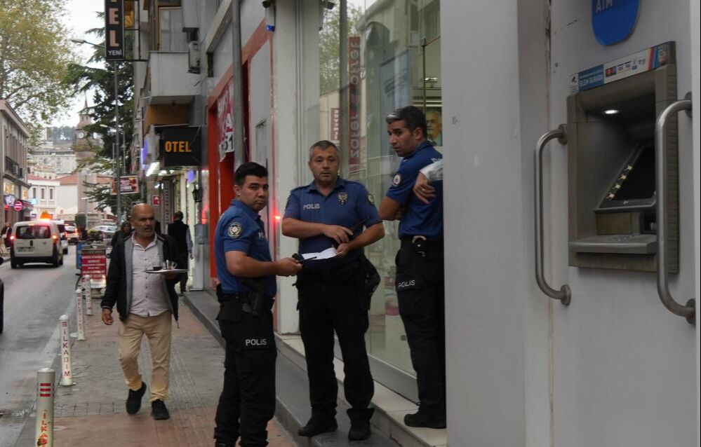 Dolandırıcıların hedefi oldu! 170 bin TL’sini kaptırdı Dolandırıcıların hedefi oldu! 170 bin TL’sini kaptırdı - 2. Resim