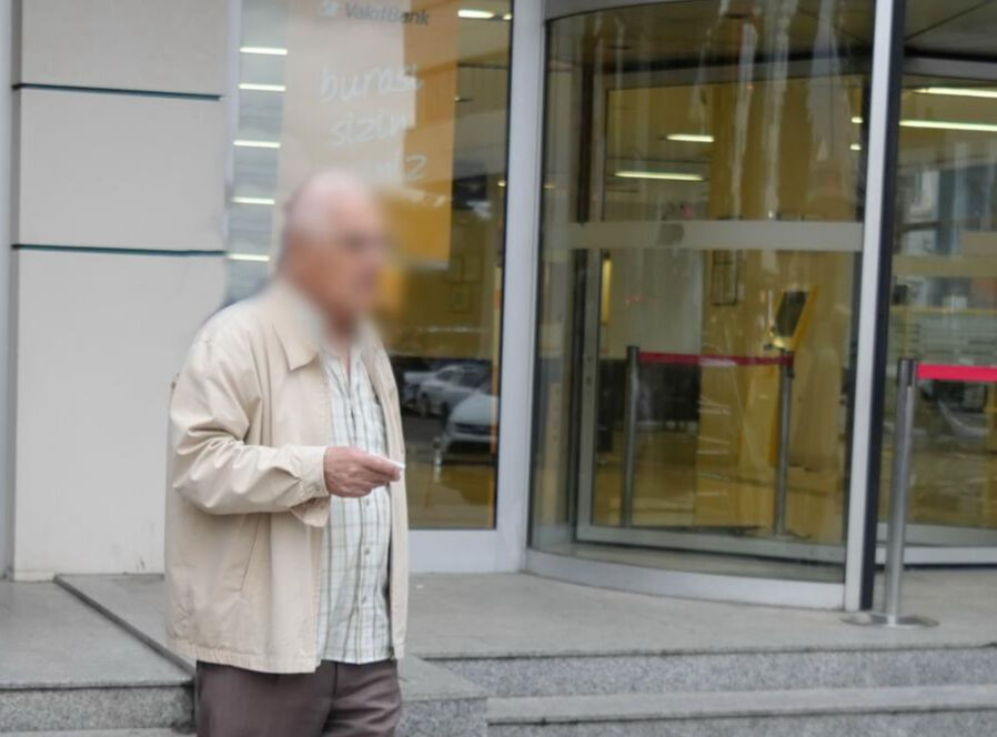 Dolandırıcıların hedefi oldu! 170 bin TL’sini kaptırdı Dolandırıcıların hedefi oldu! 170 bin TL’sini kaptırdı - 1. Resim