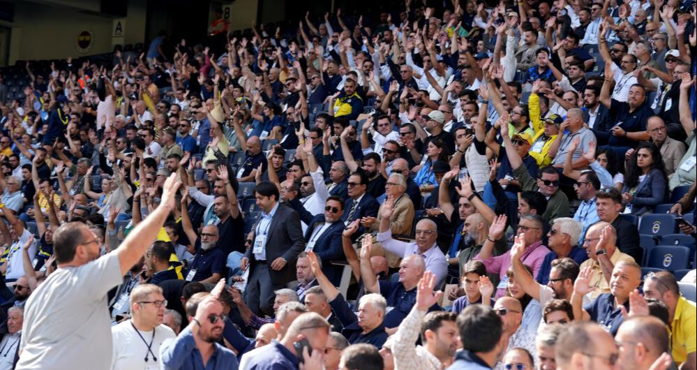 Fenerbahçe'de seçim zamanı! Kongrede ilk gün: Ali Koç ve yönetimi ibra edildi Fenerbahçe'de seçim zamanı! Kongrede ilk gün: Ali Koç ve yönetimi ibra edildi - 3. Resim