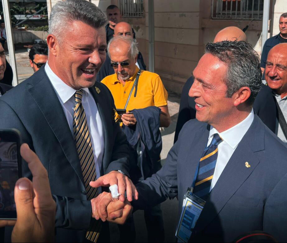 Fenerbahçe'de seçim zamanı! Kongrede ilk gün: Ali Koç ve yönetimi ibra edildi Fenerbahçe'de seçim zamanı: Olağanüstü kongrede ilk gün heyecanı - 1. Resim