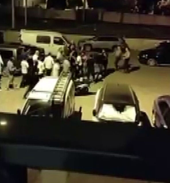 İzmir'de küfür edip polis darbettiler! 4 saldırgan serbest kaldı İzmir'de küfür edip polis darbettiler! 4 saldırgan serbest kaldı - 1. Resim