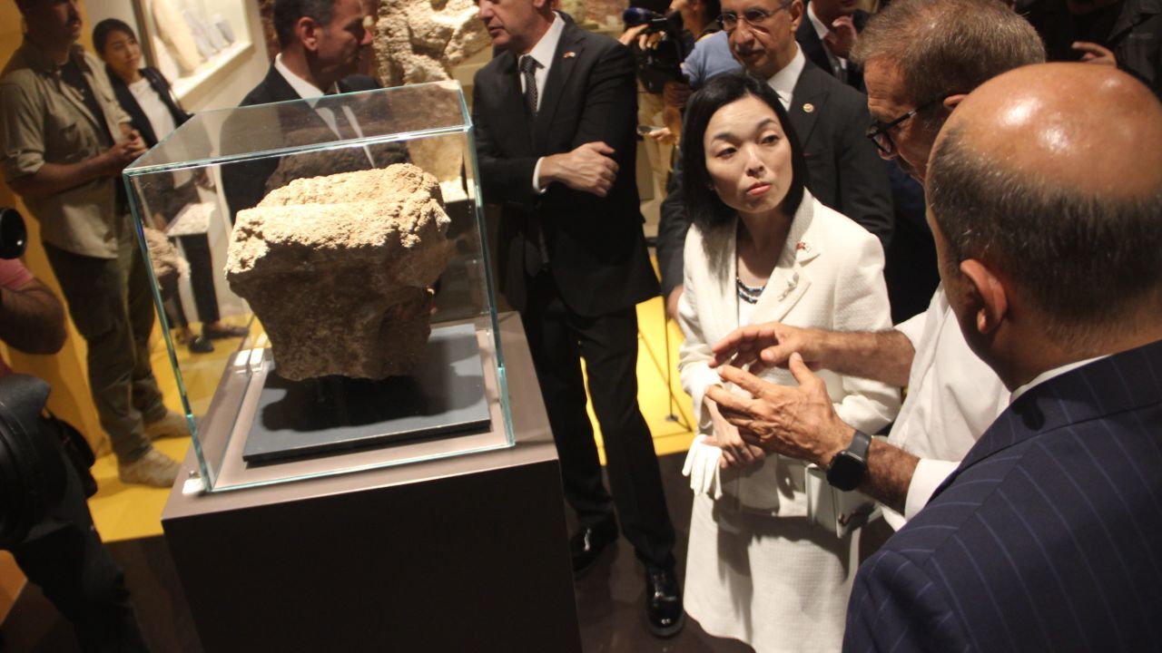 Japonya Prensesi Akiko Mikasa, Şanlıurfa'da arkeoloji müzesini gezdi Japonya Prensesi Akiko Mikasa, Şanlıurfa'da arkeoloji müzesini gezdi