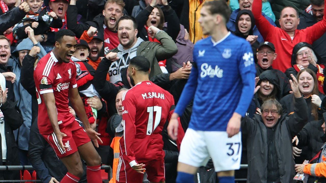 Merseyside derbisinde zafer Liverpool&#039;un! 75 milyon euroluk genç yıldız tarihe geçti