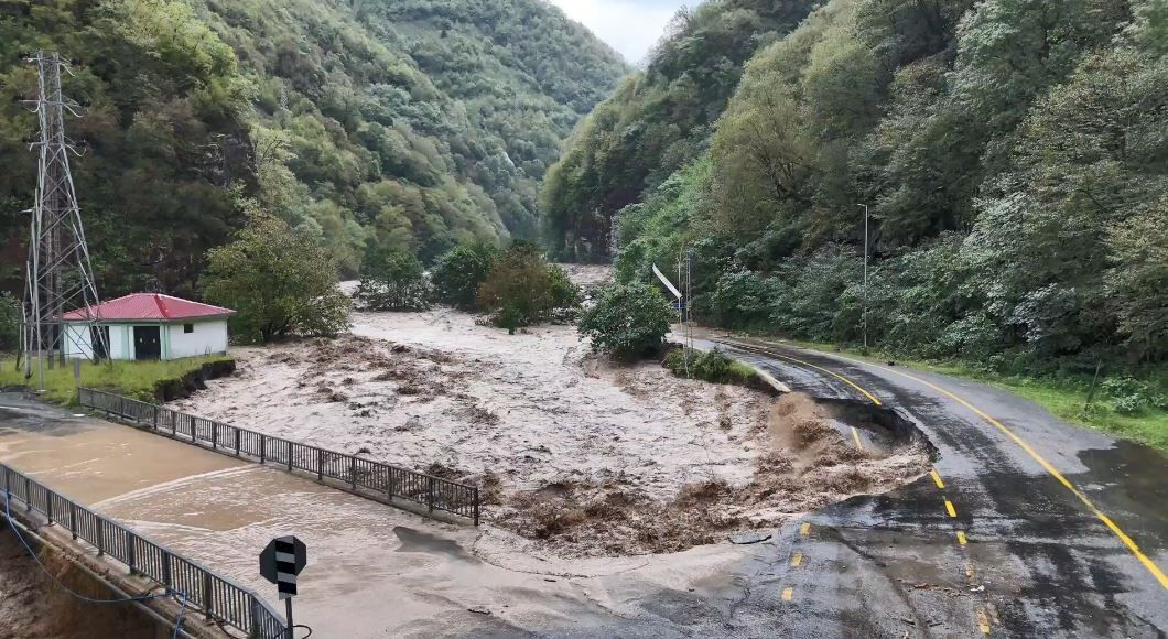 Metrekareye düşen yağmur hayatı felç etti! Rizeliler kabusu yaşıyor... - 8. Resim