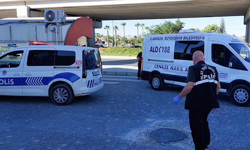 Otobüs durağında sessiz ölüm! Sandalyede cesedini buldular Otobüs durağında sessiz ölüm! Sandalyede cesedini buldular - 1. Resim