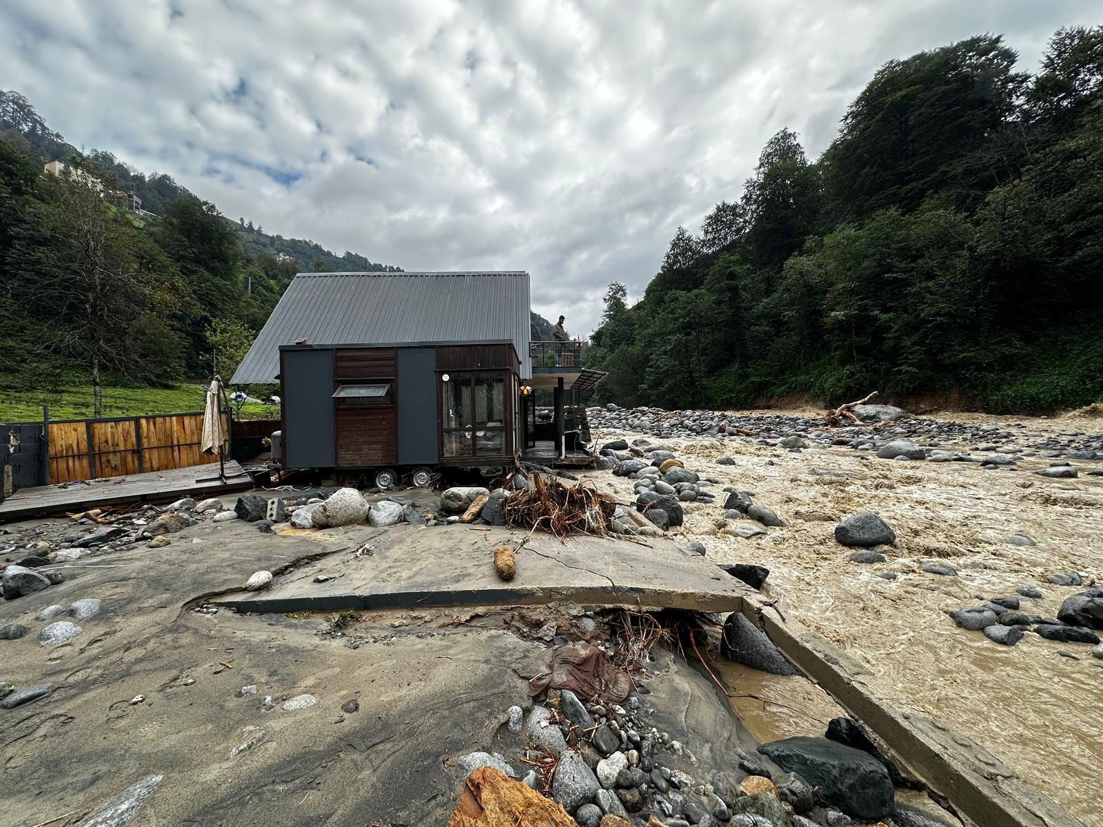 Rize'deki sel felaketinde son durum ne, can kaybı var mı? - 3. Resim