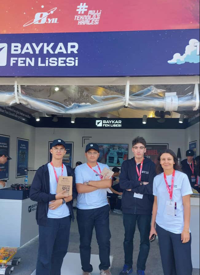 Selçuk Bayraktar’dan Türkiye Gazetesi ve Türkiye Today’e TEKNOFEST ziyareti! Savunma arşivi seçkisini alkışlattı Selçuk Bayraktar’dan Türkiye Gazetesi ve Türkiye Today’e TEKNOFEST ziyareti! Savunma arşivi seçkisini alkışlattı - 3. Resim