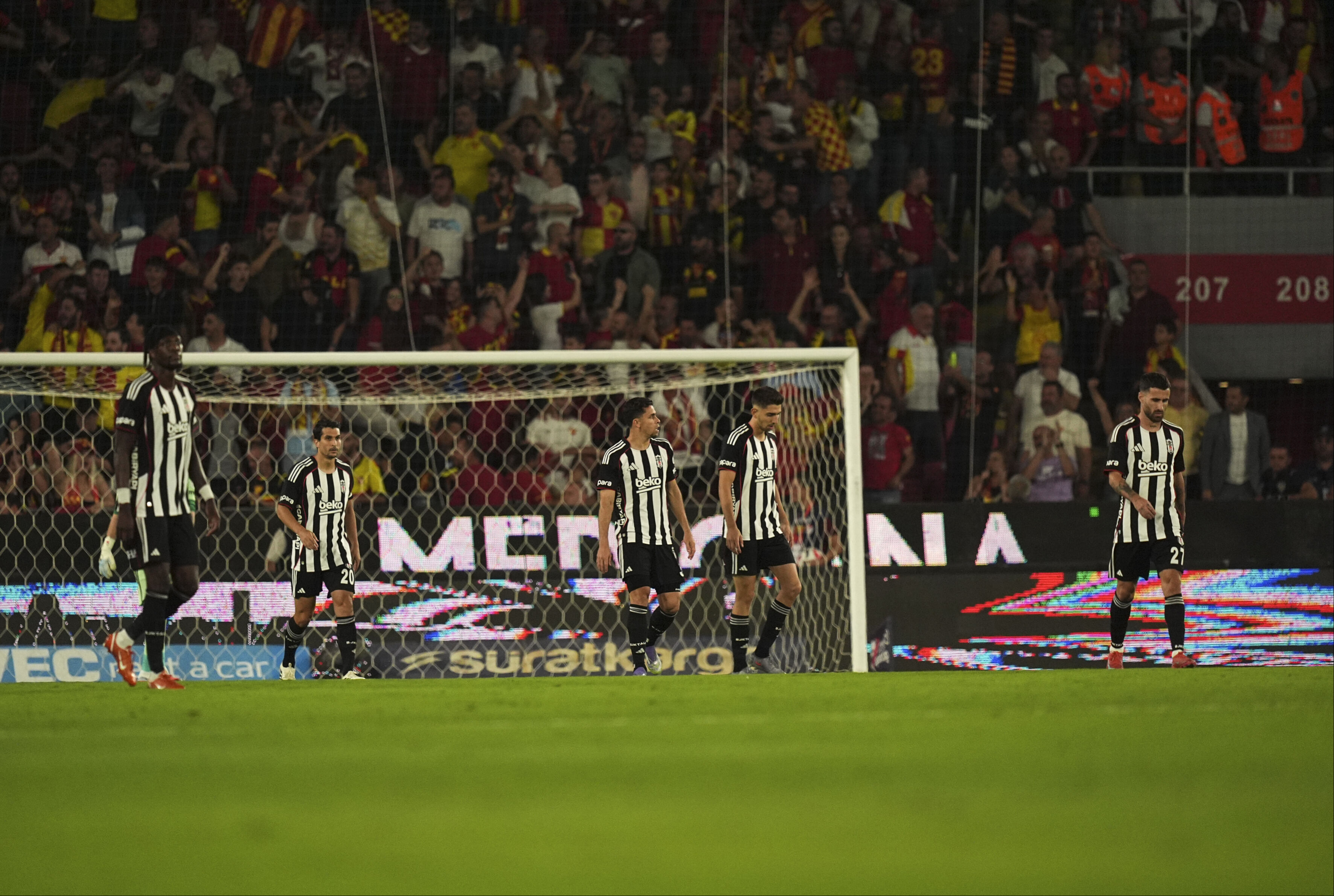 Sergen Hoca bu ne korku? | Spor yazarları Beşiktaş'ı değerlendirdi Sergen Hoca bu ne korku? | Spor yazarları Beşiktaş'ı değerlendirdi - 2. Resim