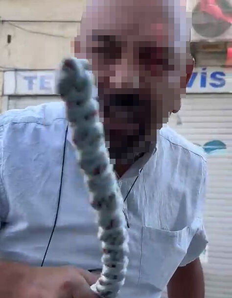 Yol verme tartışmasında çılgına döndü! "Eşimin yanında bir şeyler çıkarıyor" - 1. Resim