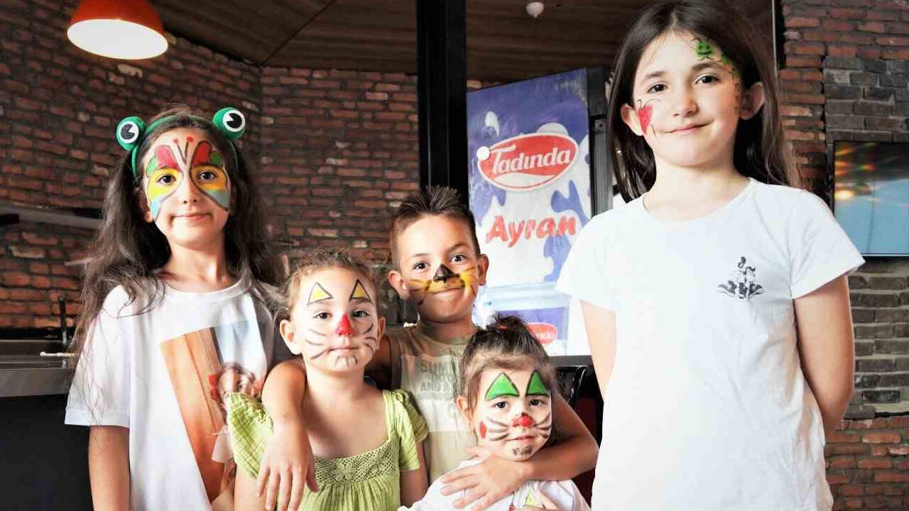 Yüz boyalarında gizli tehlike! En riskli kimyasallar kullanılıyor, denetim yok Yüz boyalarında gizli tehlike! En riskli kimyasallar kullanılıyor, denetim yok - 1. Resim