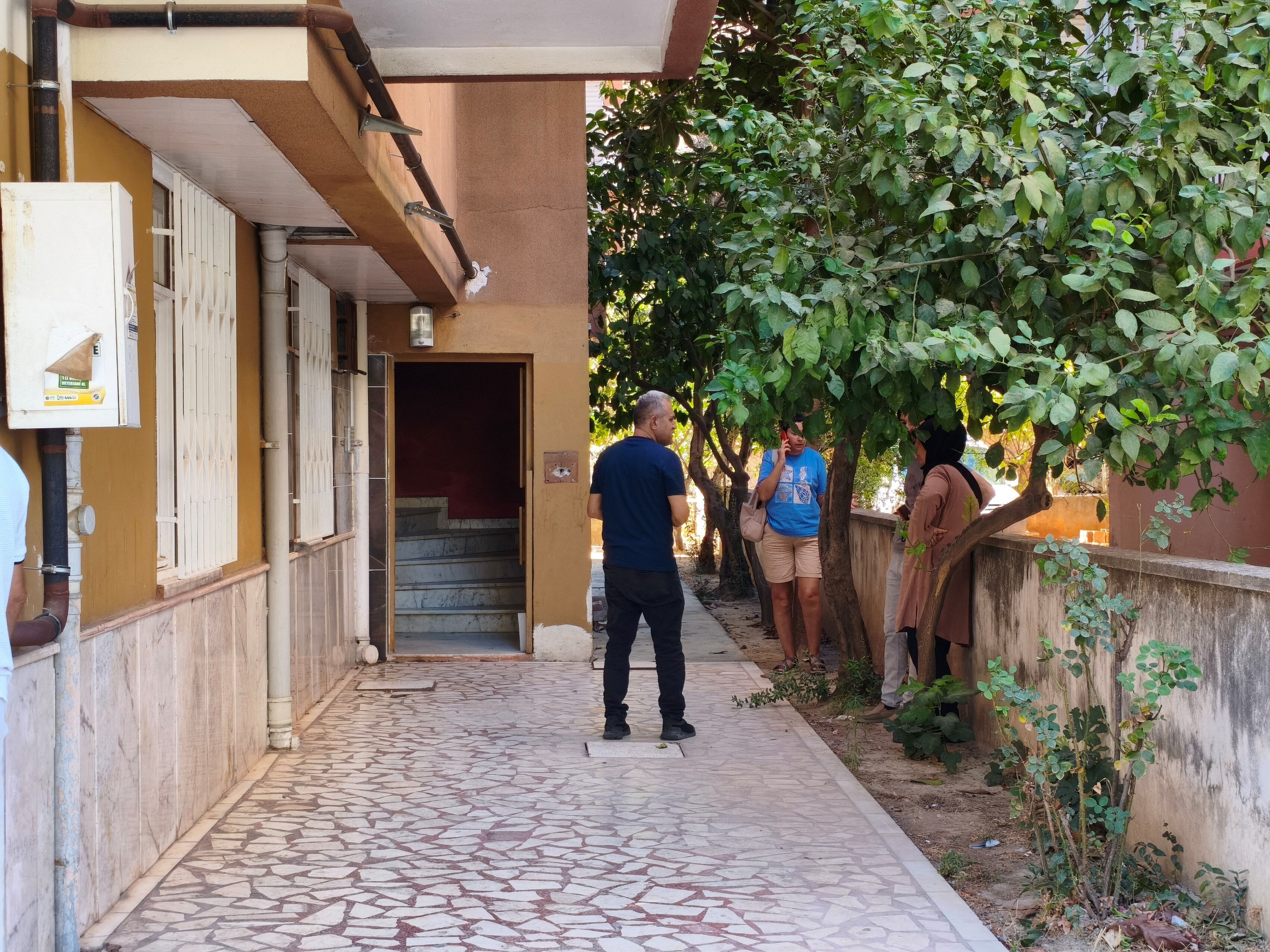 Antalya'da tüyler ürperten olay! Babasının cesedi ile 3 gün geçirdi Antalya'da tüyler ürperten olay! Babasının cesedi ile 3 gün geçirdi - 1. Resim