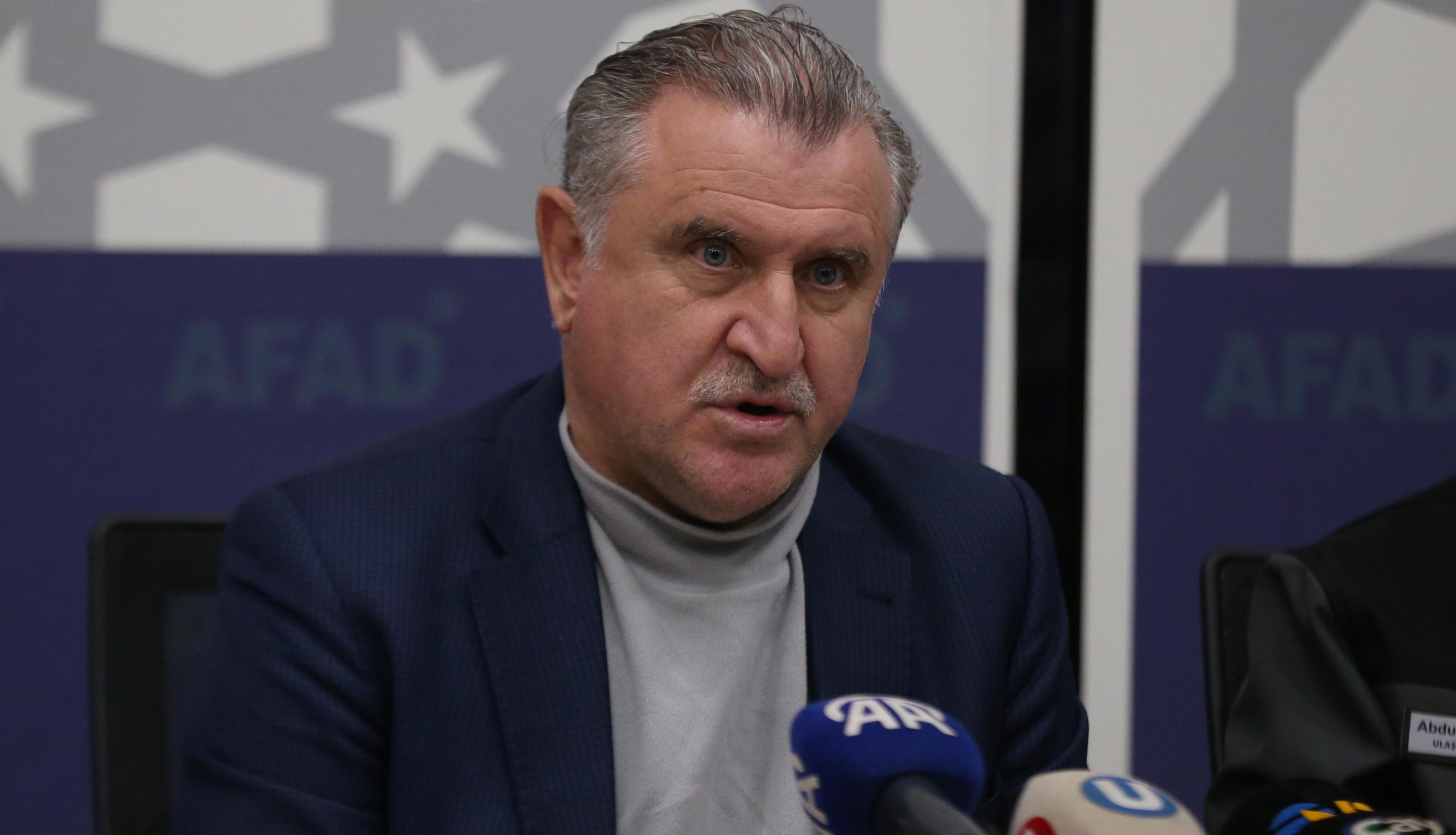 Bakan Uraloğlu açıkladı... Sel felaketinin vurduğu Rize'ye acil yardım ödeneği Gençlik ve Spor Bakanı Osman Aşkın Bak