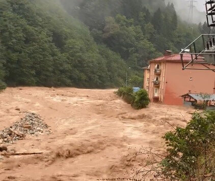Bakan Uraloğlu açıkladı... Sel felaketinin vurduğu Rize'ye acil yardım ödeneği Bakan Uraloğlu açıkladı... Sel felaketinin vurduğu Rize'ye acil yardım ödeneği - 5. Resim