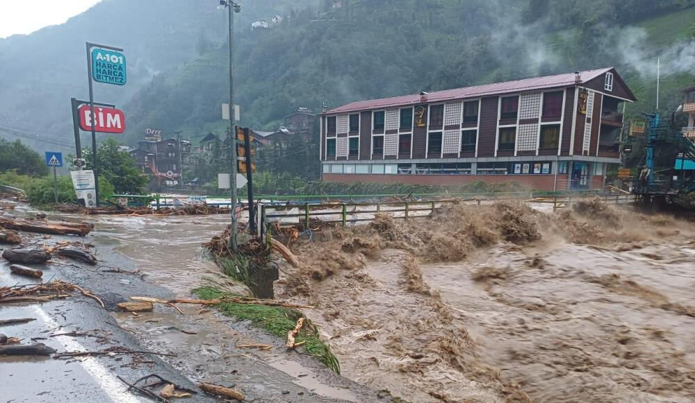 Bakan Uraloğlu açıkladı... Sel felaketinin vurduğu Rize'ye acil yardım ödeneği Bakan Uraloğlu açıkladı... Sel felaketinin vurduğu Rize'ye acil yardım ödeneği - 8. Resim