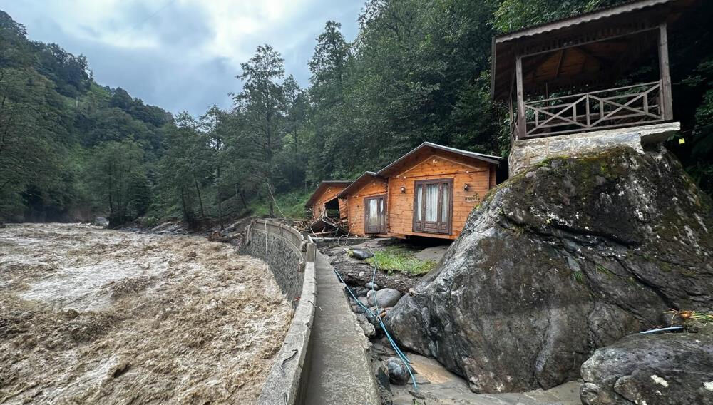 Bakan Uraloğlu açıkladı... Sel felaketinin vurduğu Rize'ye acil yardım ödeneği Bakan Uraloğlu açıkladı... Sel felaketinin vurduğu Rize'ye acil yardım ödeneği - 3. Resim