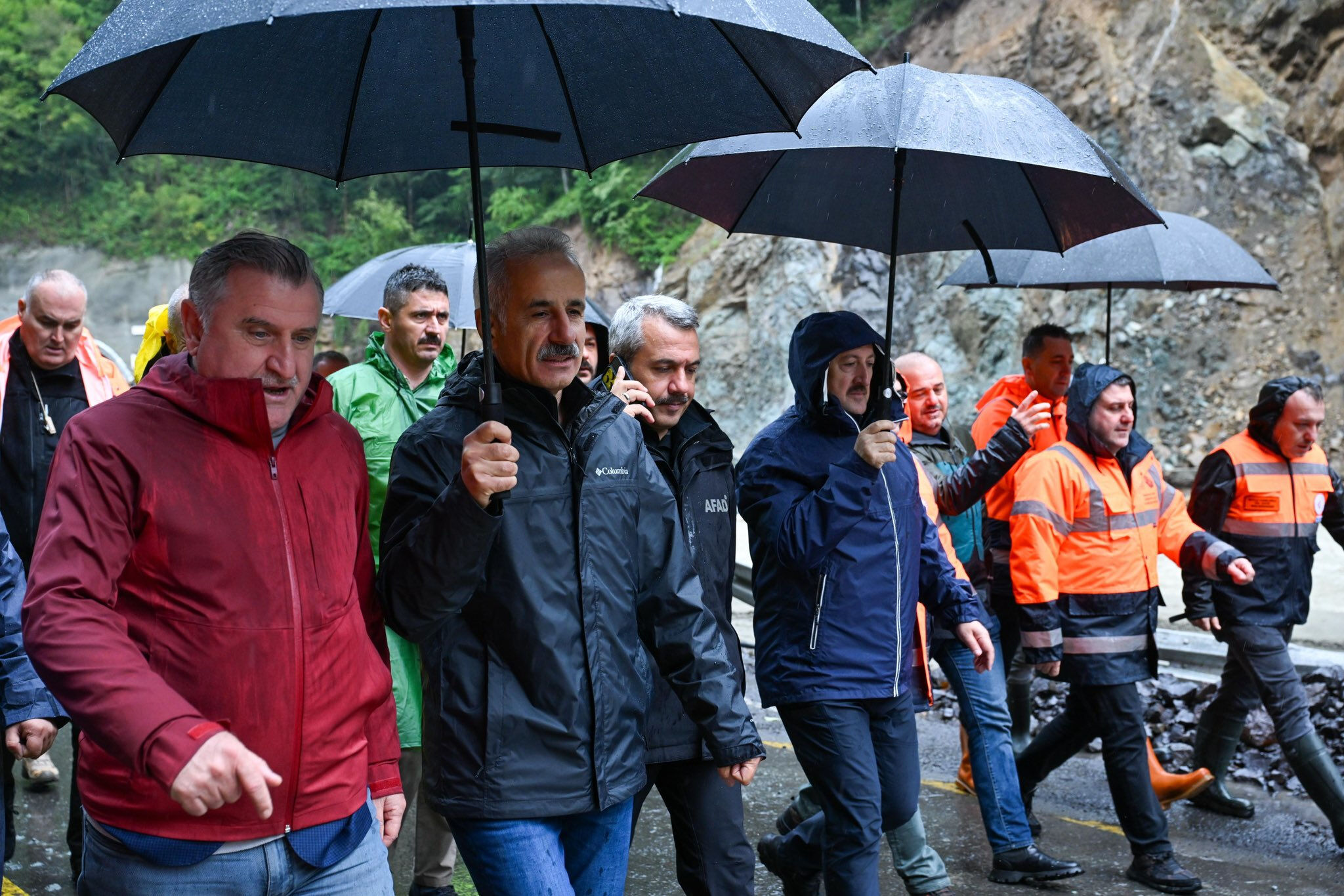 Doğu Karadeniz'de yağışlar devam ediyor! Bakanlar bölgede! Doğu Karadeniz'de yağışlar devam ediyor! Bakanlar bölgede! - 4. Resim