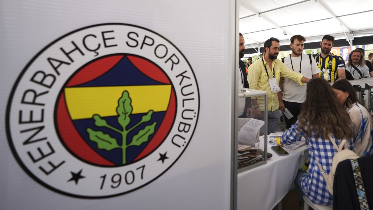 Fenerbahçe seçimlerinde ilginç olay! Ali Koç'un listesindeki bir isim unutuldu Fenerbahçe seçimlerinde ilginç olay! Ali Koç'un listesindeki bir isim unutuldu