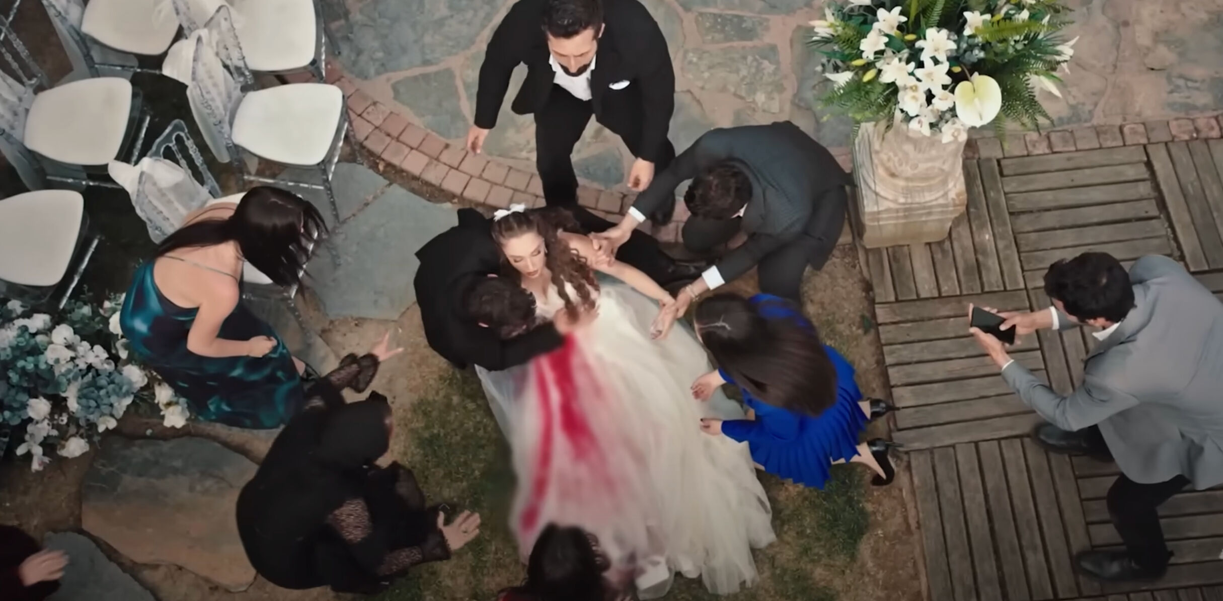 Hudutsuz Sevda bitti mi, iptal mi edildi? Hudutsuz Sevda 3. sezon açıklaması geldi! Hudutsuz Sevda bitti mi, final mi yaptı, iptal mi edildi? Yeni sezon açıklaması geldi! - 5. Resim