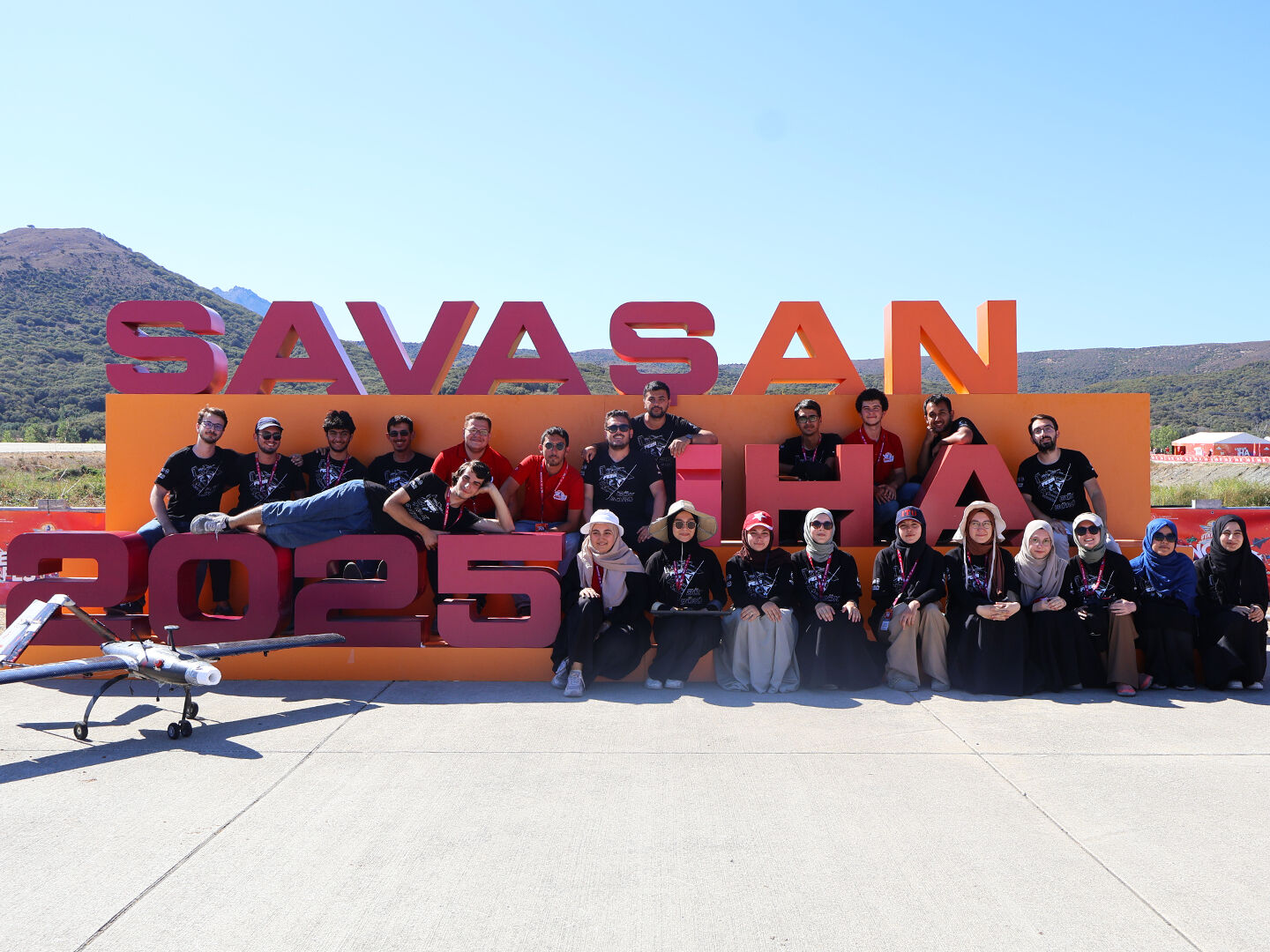 Kazadan zafer doğdu, 4 saatte İHA’yı ayağa kaldırdılar! İTÜ'lü gençler savaş dronunda seri üretime hazırlanıyor Kazadan zafer doğdu, 4 saatte İHA’yı ayağa kaldırdılar! İTÜ'lü gençler savaş dronunda seri üretime hazırlanıyor - 1. Resim