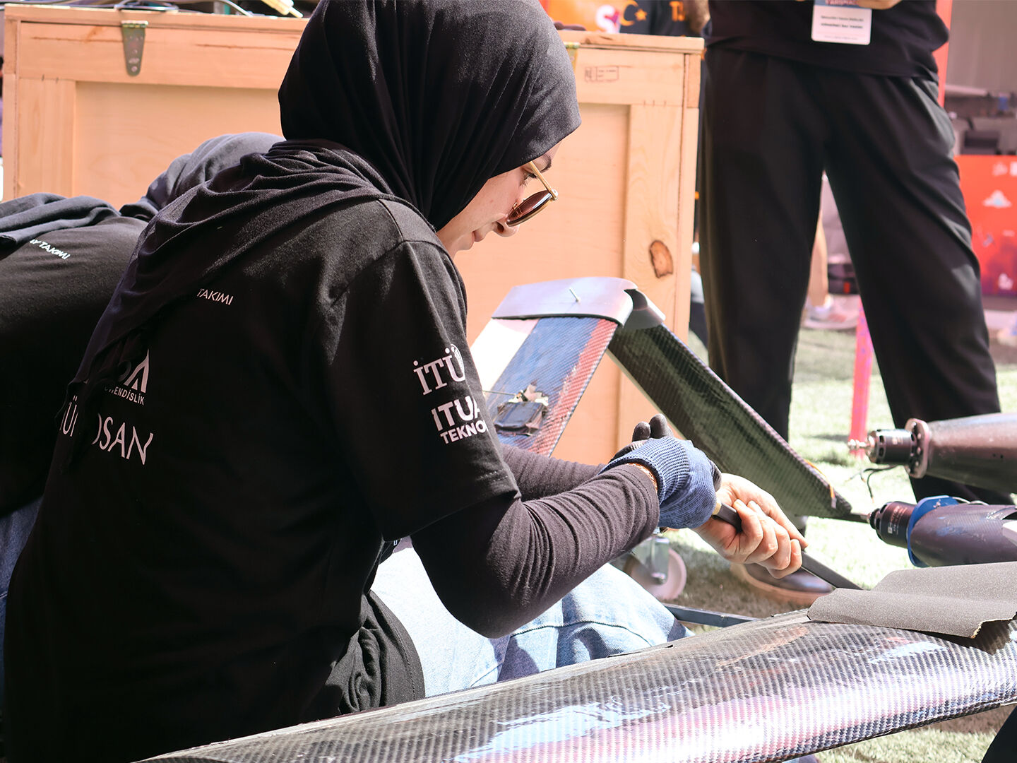 Kazadan zafer doğdu, 4 saatte İHA’yı ayağa kaldırdılar! İTÜ'lü gençler savaş dronunda seri üretime hazırlanıyor Kazadan zafer doğdu, 4 saatte İHA’yı ayağa kaldırdılar! İTÜ'lü gençler savaş dronunda seri üretime hazırlanıyor - 4. Resim