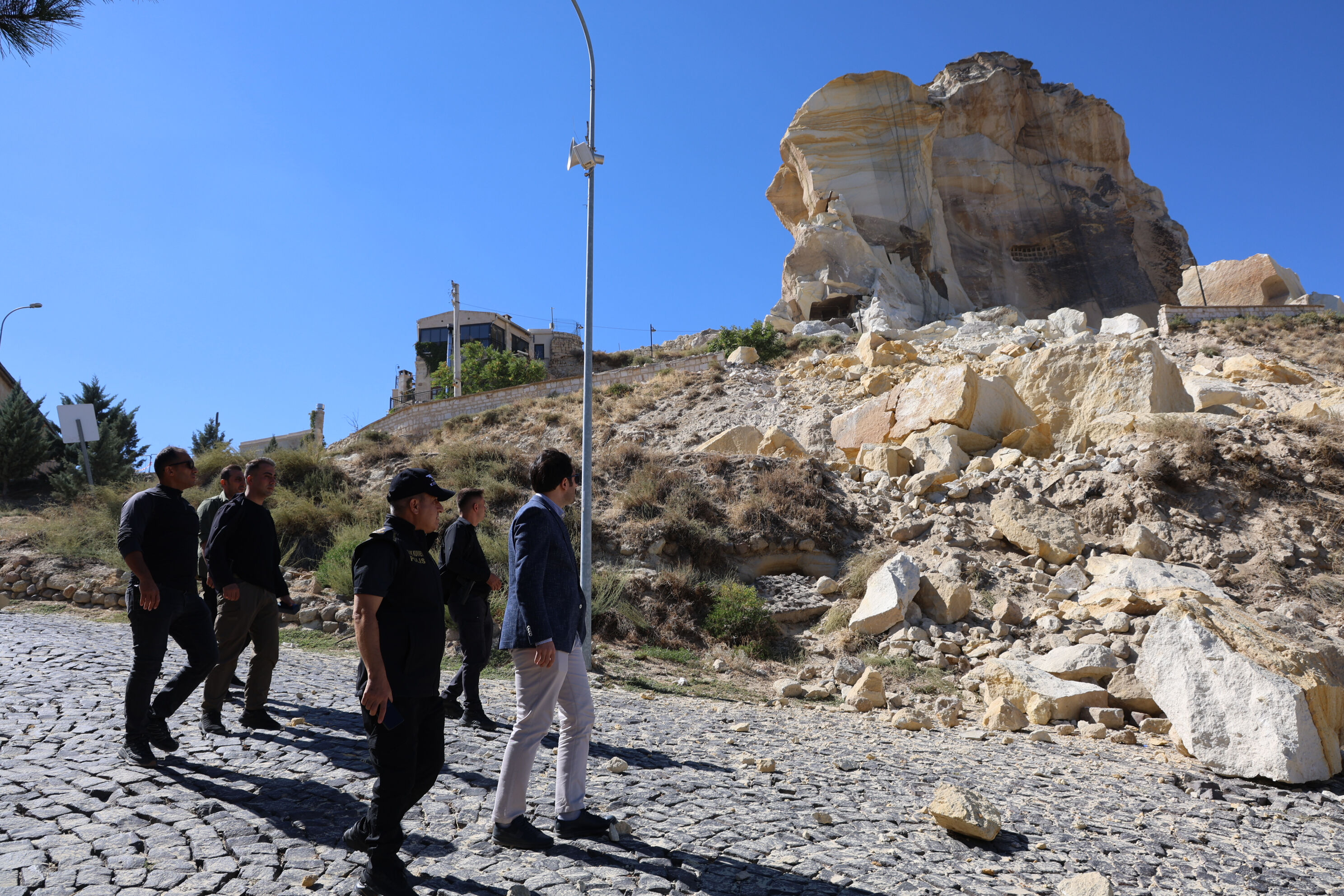 Önce peribacası, ardından Kadıkalesi! Kapadokya'da yıkımlar peş peşe - 3. Resim
