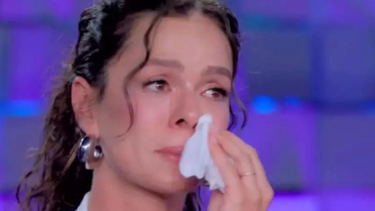 Özge Özpirinçci'nin duygusal anları! Babasını andı, gözyaşlarını tutamadı Özge Özpirinçci'nin duygusal anları! Babasını andı, gözyaşlarını tutamadı