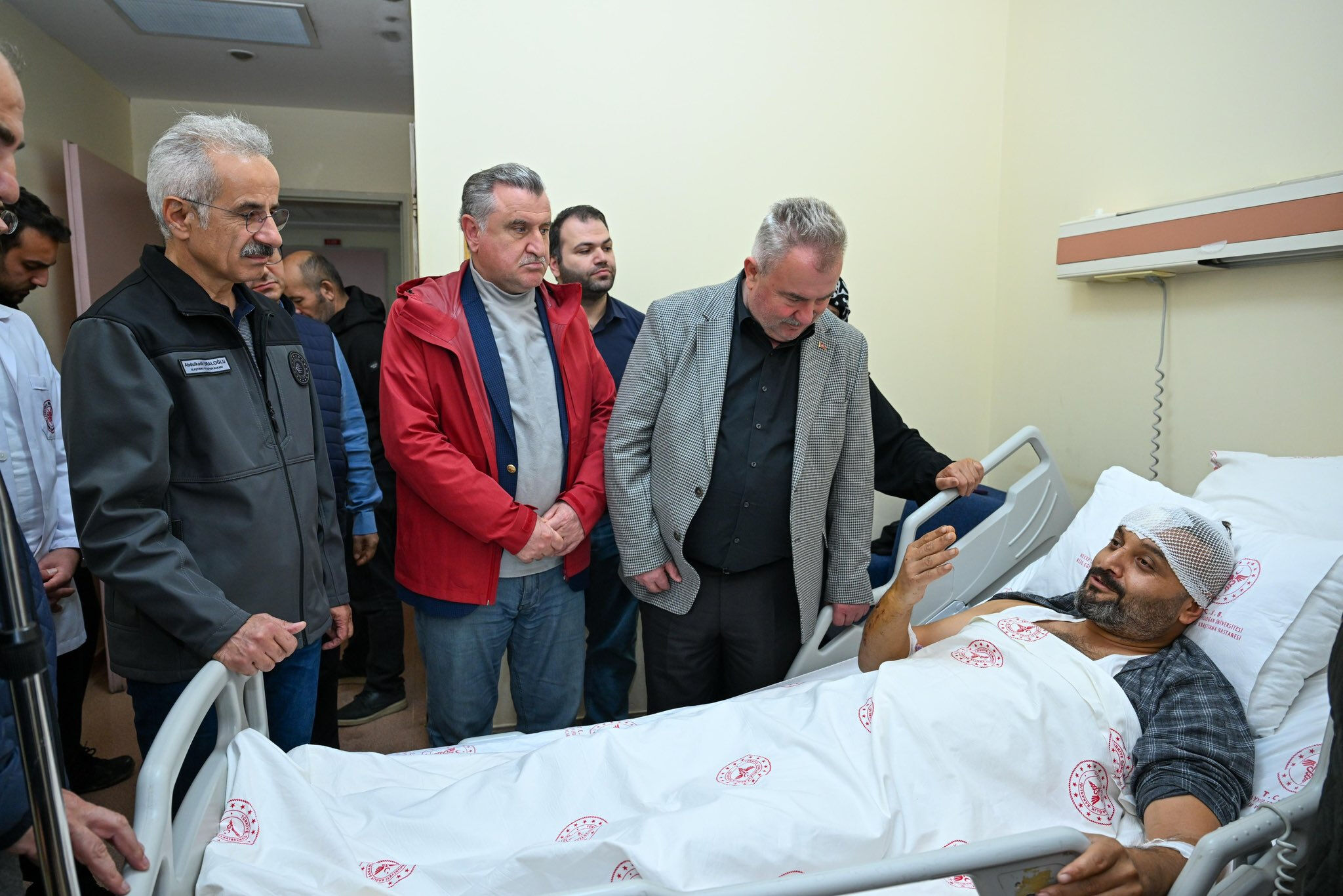 Bakan Uraloğlu, günlerdir yoğun yağış alan Doğu Karadeniz'deki durumu aktardı! 1.428 personel sahada Bakan Uraloğlu, günlerdir yoğun yağış alan Doğu Karadeniz'deki durumu aktardı! Bin 428 personel sahada - 2. Resim