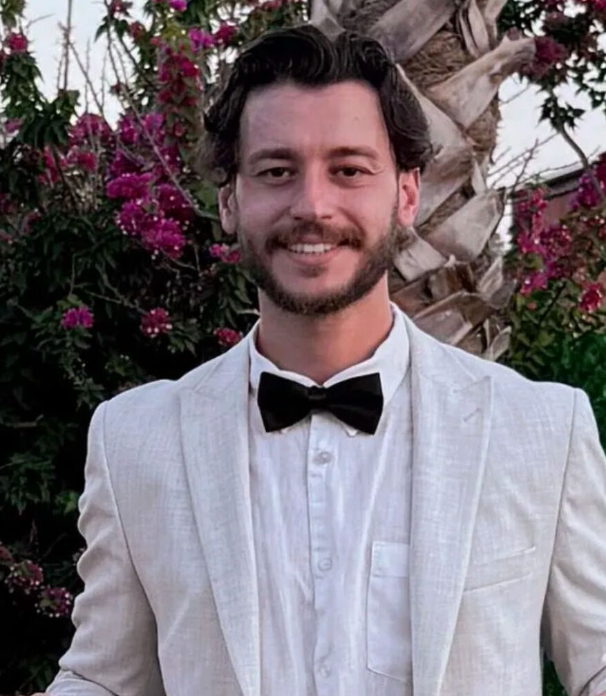 Başak Karahan'ın eşi kimdir? Halil Ünlü'nün hayatı ve kariyeri merak konusu oldu Başak Karahan'ın eşi kimdir? Halil Ünlü'nün hayatı merak konusu oldu - 1. Resim