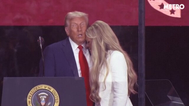 Charlie Kirk'ün anma töreninde dikkat çeken açıklama! Eşi, ''Affettim'' dedi, Trump öfke kustu Charlie Kirk'ün anma töreninde dikkat çeken açıklama! Eşi, ''Affettim'' dedi, Trump öfke kustu - 1. Resim