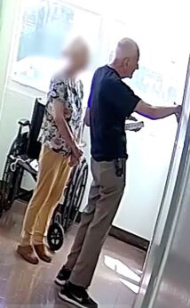 Huzurevi müdürüne çakıyla saldırmıştı! Dehşet anları ortaya çıktı Huzurevi müdürüne çakıyla saldırmıştı! Dehşet anları ortaya çıktı - 2. Resim