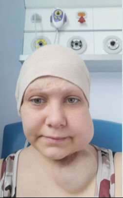 İngiltere'de iş yerinde saçı matkaba dolanmıştı! Genç anneye rekor tazminat İngiltere'de iş yerinde saçı matkaba dolanmıştı! Kazandığı tazminat dudak uçuklattı - 2. Resim