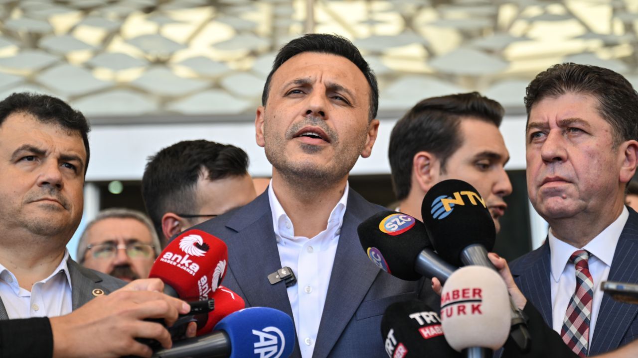 Özgür Çelik'in yargılandığı dava ertelendi Özgür Çelik'in yargılandığı dava ertelendi