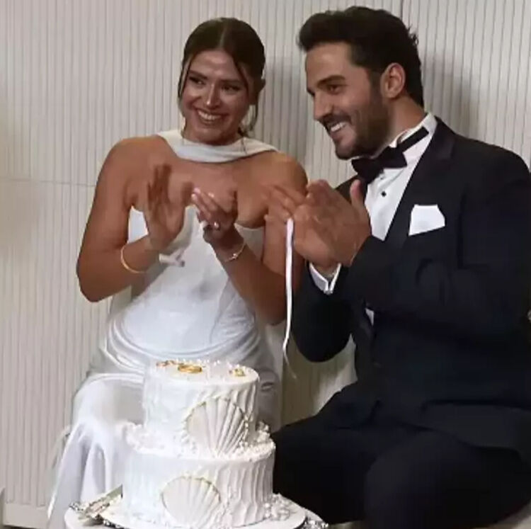 Survivor Ayşe Yüksel evlilik yolunda! Sade bir törenle nişanlandı Survivor Ayşe Yüksel evlilik yolunda! Sade bir törenle nişanlandı - 2. Resim