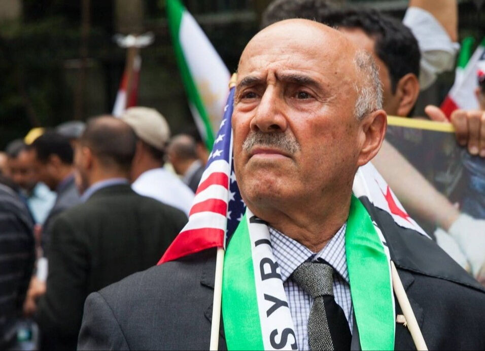 Tüm gözler Şara'nın alnından öptüğü isme çevrilmişti! İşte Safouh Al-Barazi ve dikkat çeken hikayesi - 2. Resim