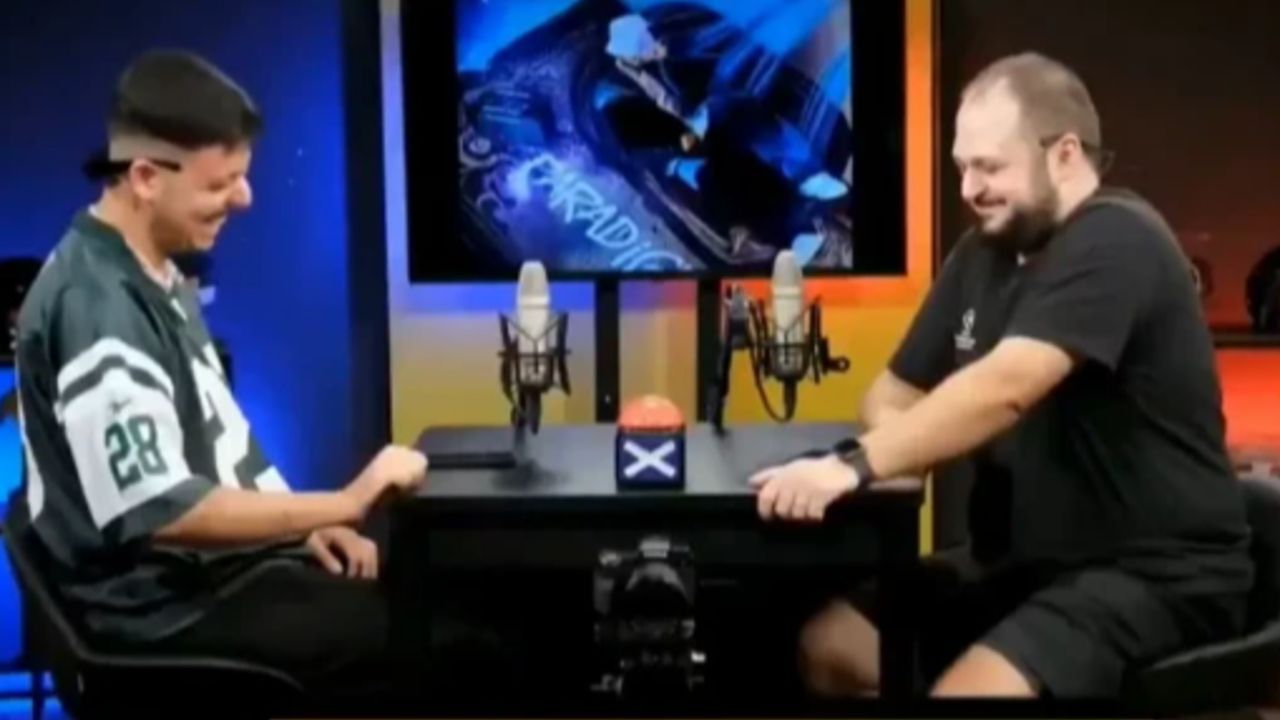 YouTube'daki Soğuk Savaş programı bitti mi, neden yok? Güncel gelişmeler yakından takip ediliyor Youtube’ta hadis ile alay eden Soğuk Savaş programına soruşturma: Fenomen Boğaç Soydemir ve Enes Akgündüz için gözaltı kararı