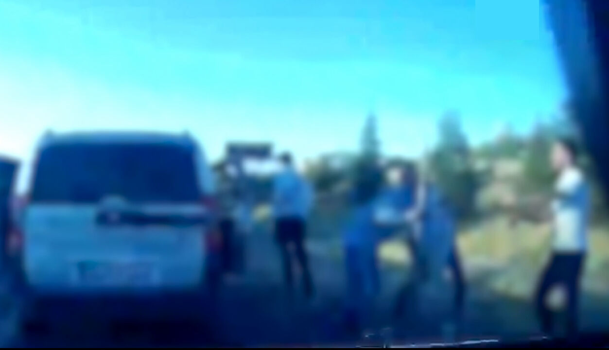 Ankara'da trafik dehşeti! Sopalarla saldırdılar - 1. Resim