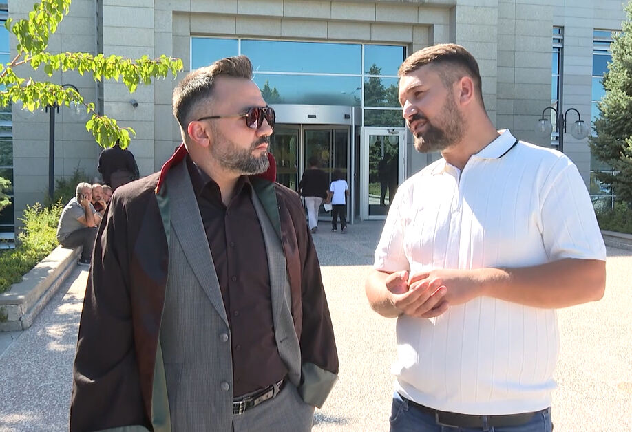 Ankara'da trafik dehşeti! Sopalarla saldırdılar - 2. Resim