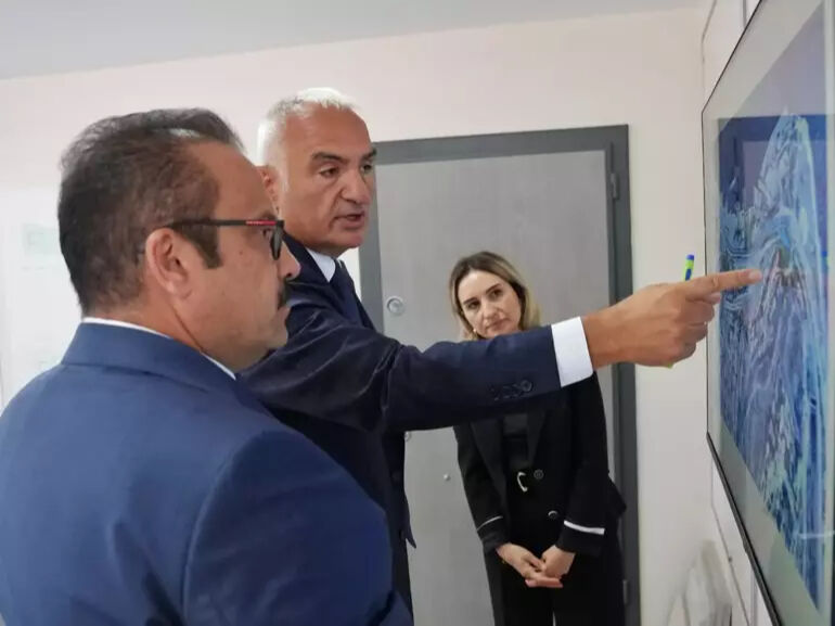 Bakan Ersoy, Sirkeci Garı’yla ilgili iddialara son noktayı koydu: AVM ya da otel olmayacak! - 3. Resim