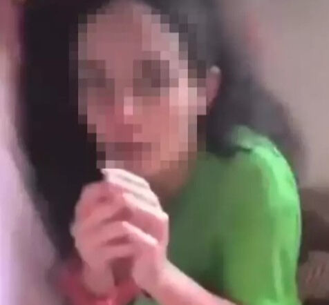 Başka erkeklerle mesajlaşan eşini darbetti! Görüntüleri aylar sonra yayınladı - 3. Resim