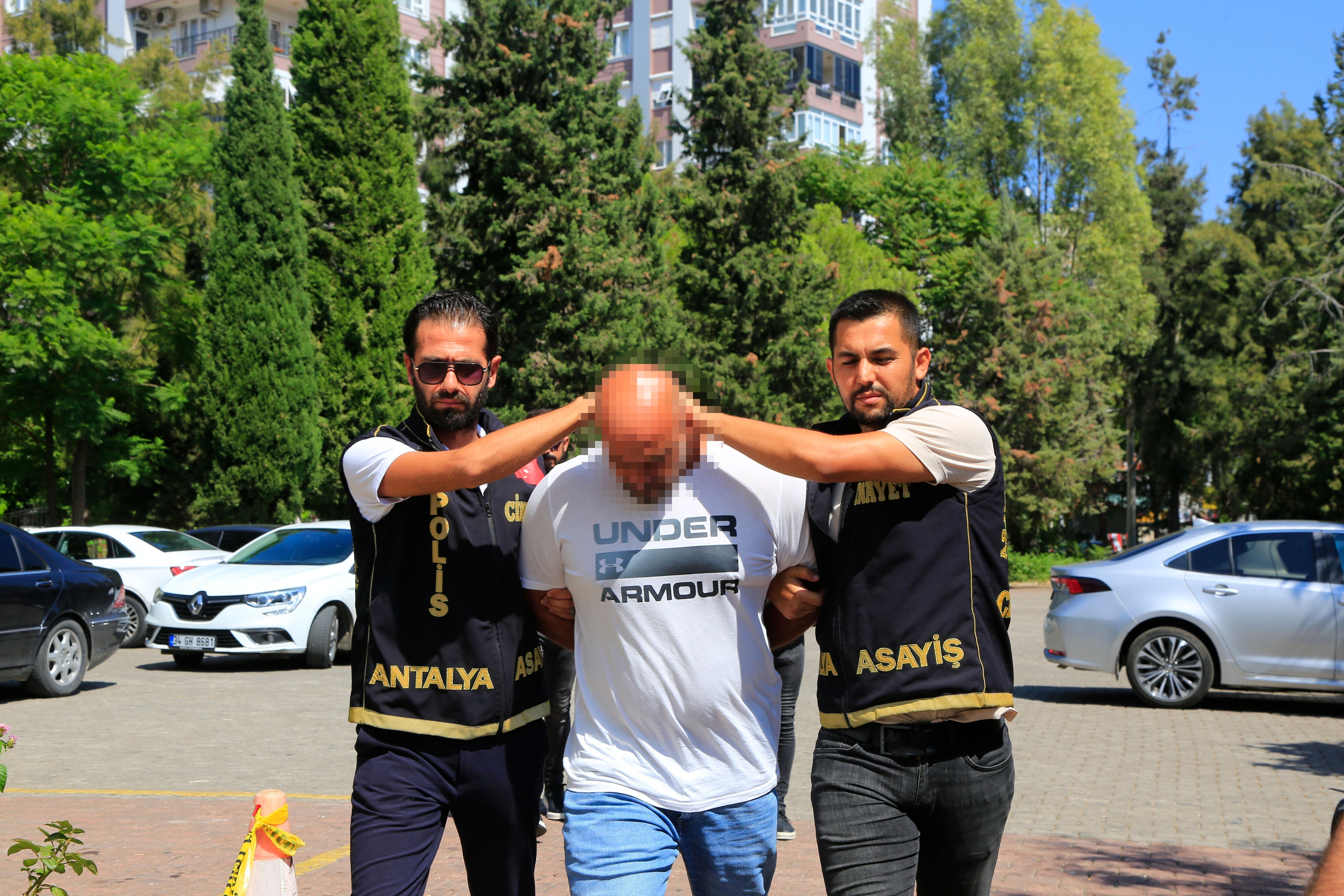 Boşanma aşamasındaki karısına kurşun yağdırdı! Açıklaması 'pes' dedirtti Boşanma aşamasındaki karısına kurşun yağdırdı! Açıklaması 'pes' dedirtti - 1. Resim