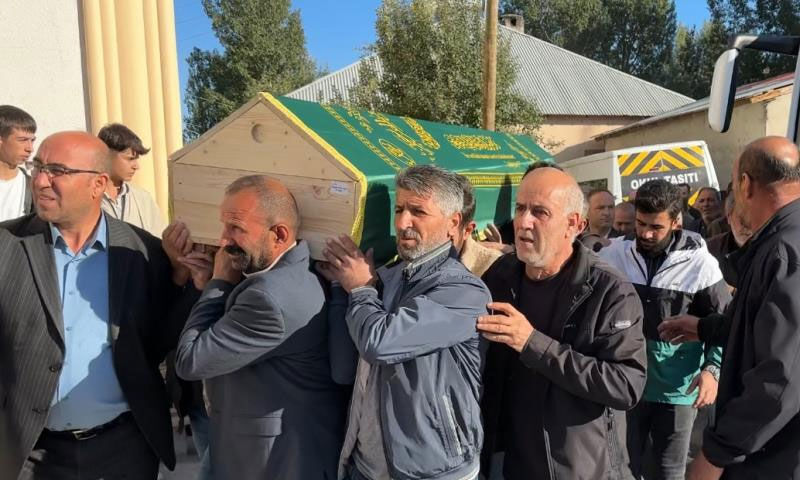 Halit Güner’in ani ölümü… Son nefesini yeşil sahada verdi Halit Güner’in ani ölümü… Son nefesini yeşil sahada verdi - 2. Resim